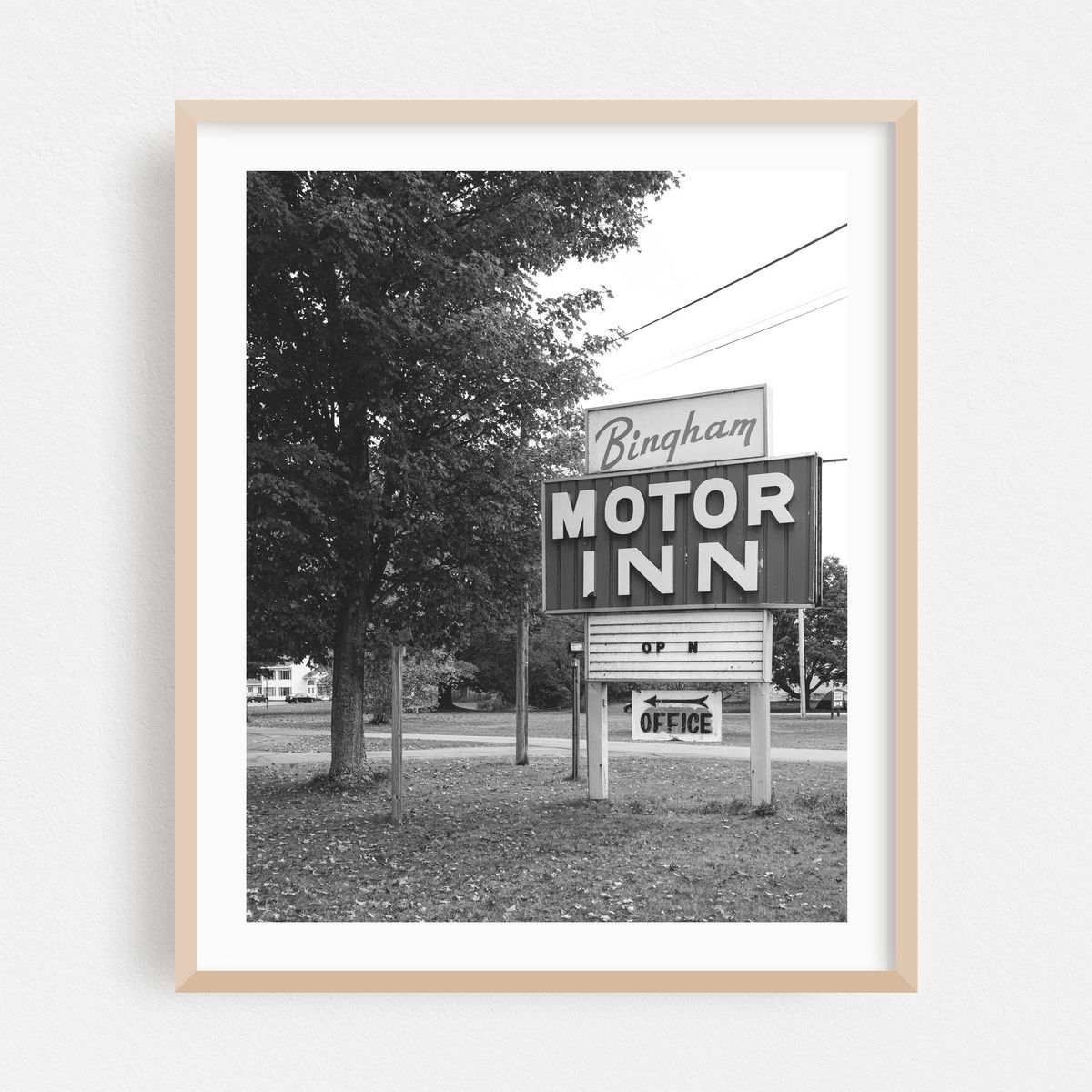Bingham Motor Inn B&W – image 1 of 12