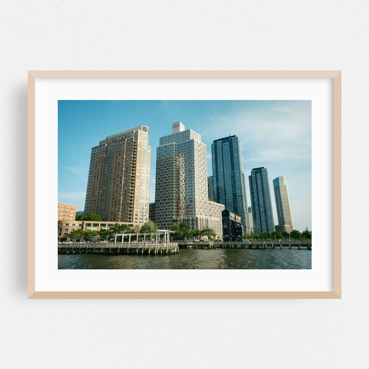 Modern LIC 04 – image 1 of 6