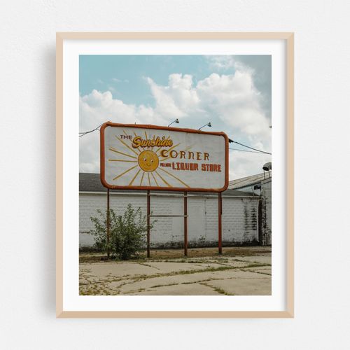 The Sunshine Corner Liquor Store 03