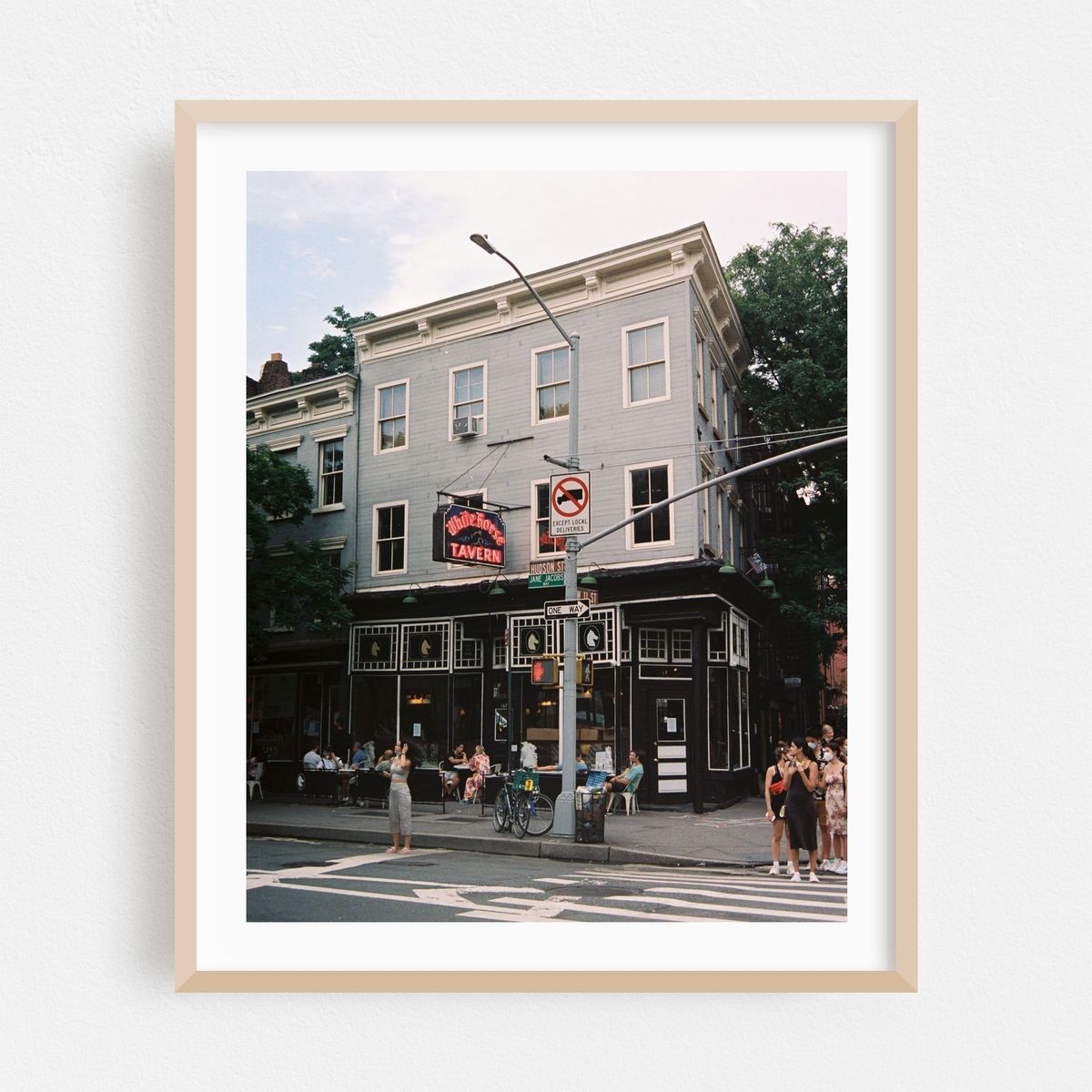 Whitehorse Tavern 01 – image 1 of 12