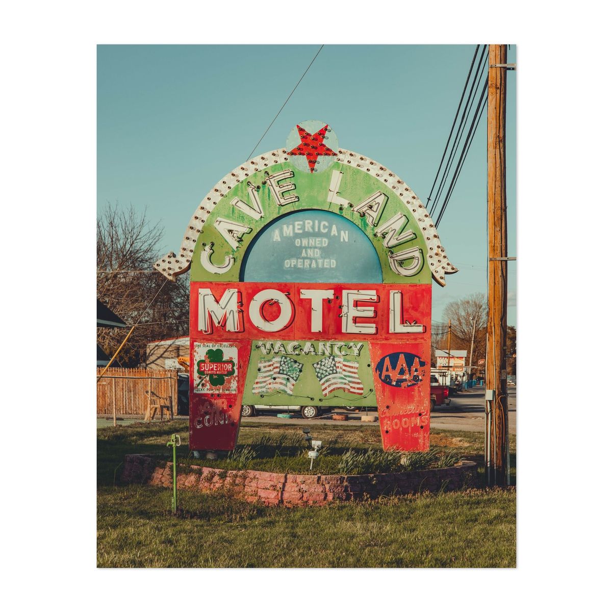 Caveland Motel – image 1 of 2