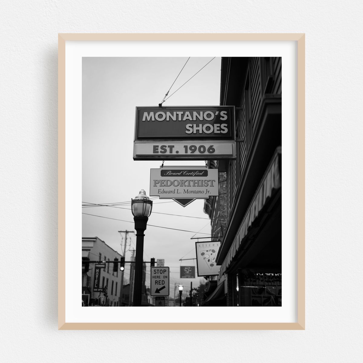 Montano's Shoe Store, Saugerties – image 1 of 12