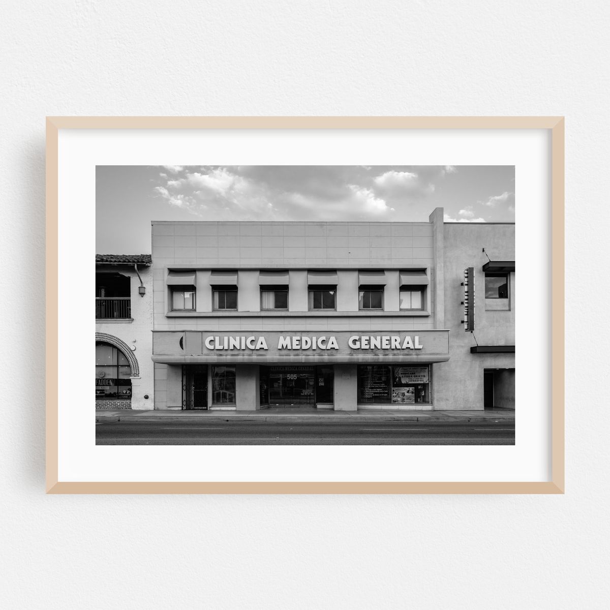 Clinica Medica General B&W – image 1 of 6