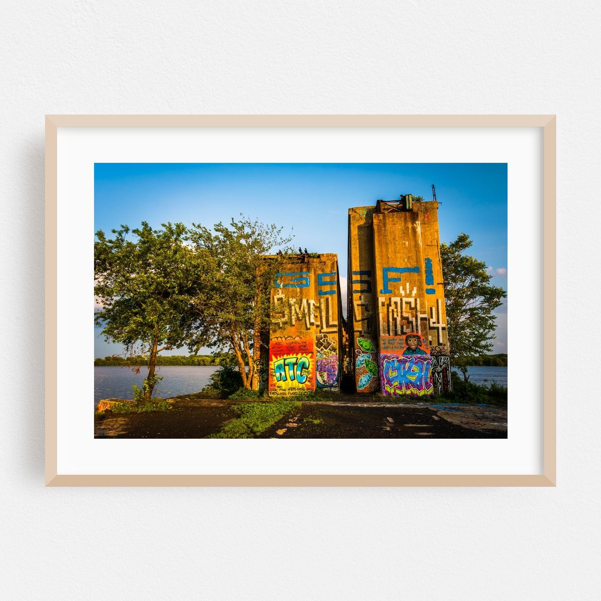 Graffiti Pier – image 1 of 6