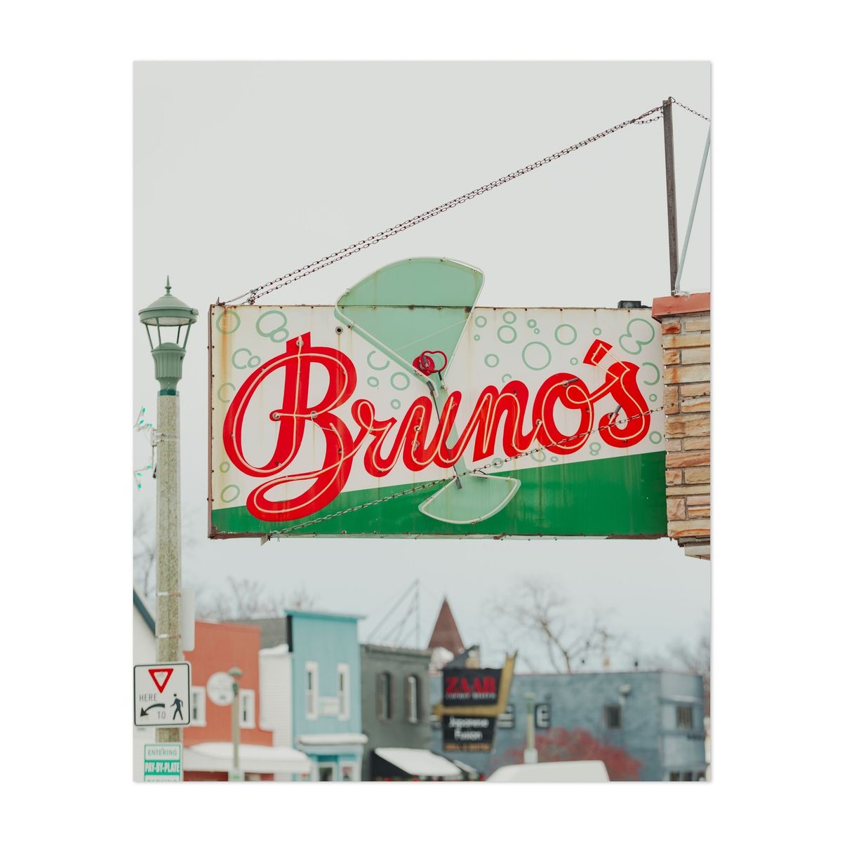 Bruno's Liquors 02 – image 1 of 2