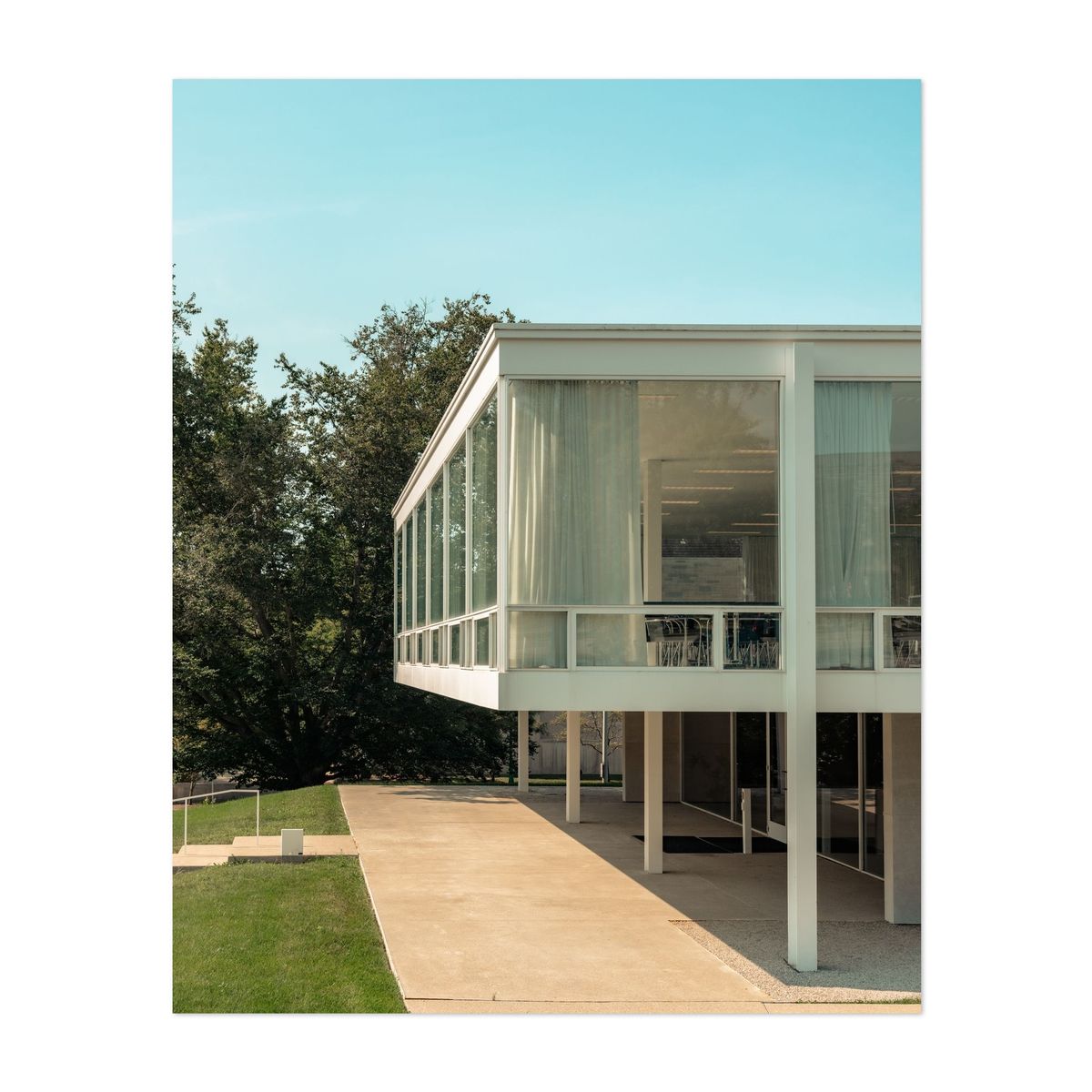 Eskenazi School by Mies van der Rohe 03 – image 1 of 2