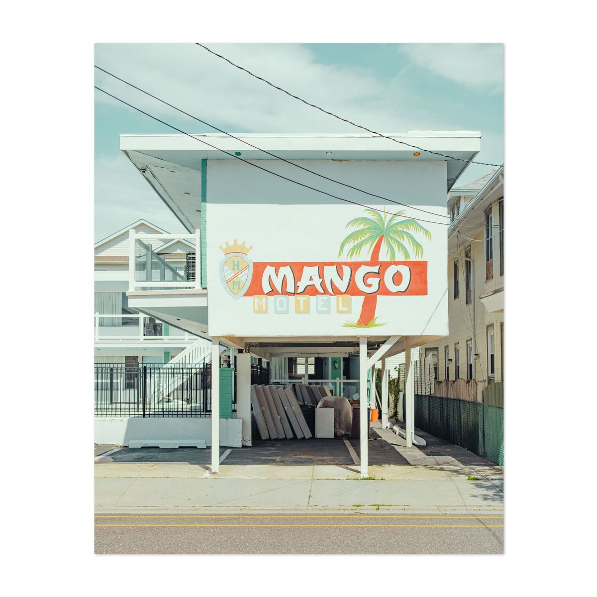 Mango Motel in Spring – image 1 of 2