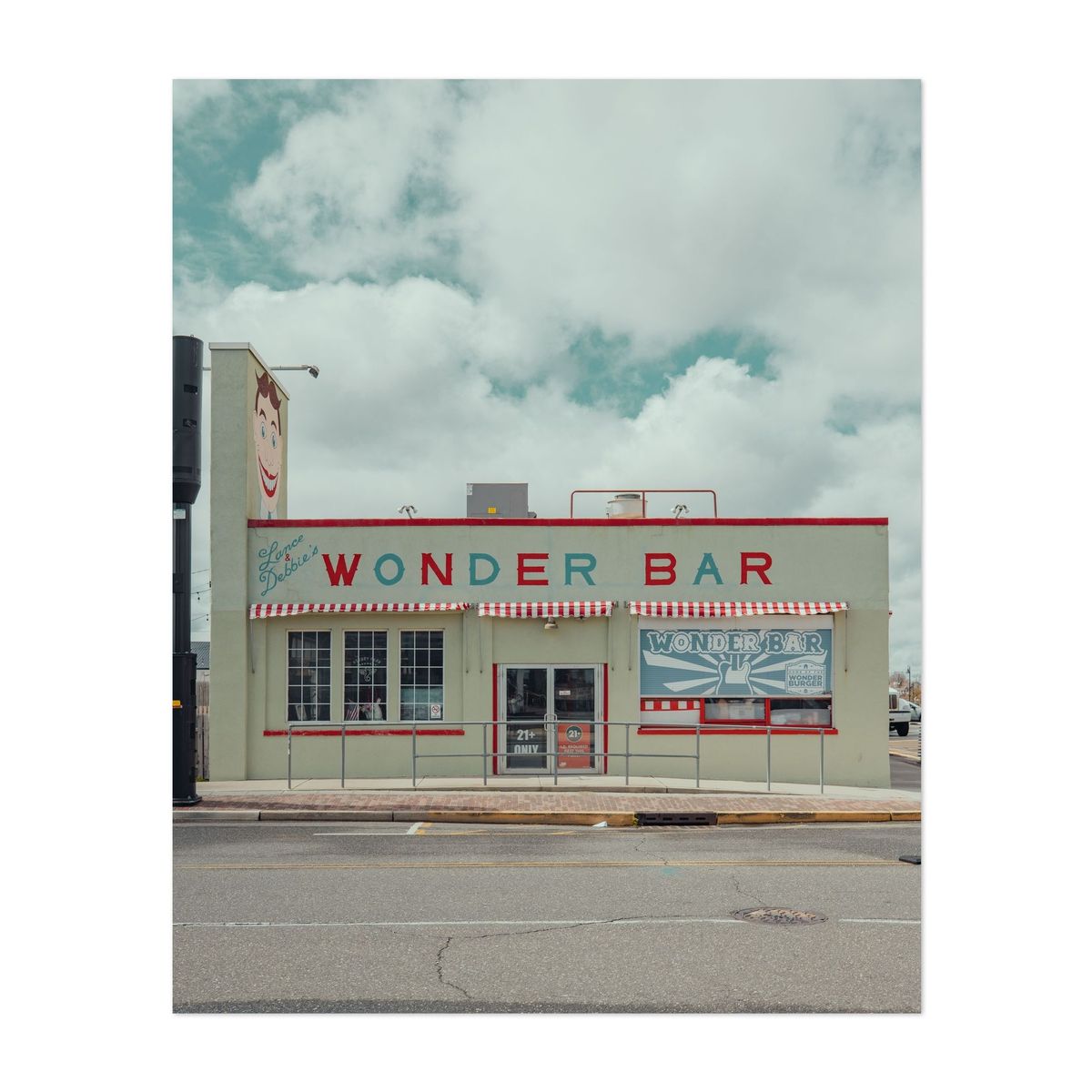 Wonder Bar 01 – image 1 of 2