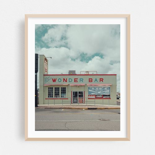 Wonder Bar 01