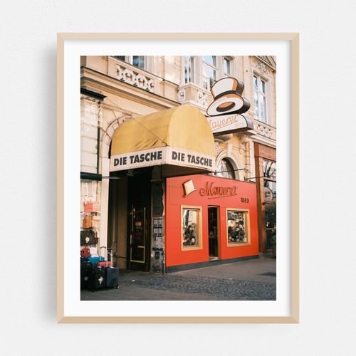 On Mariahilfer Straße, Vienna 02