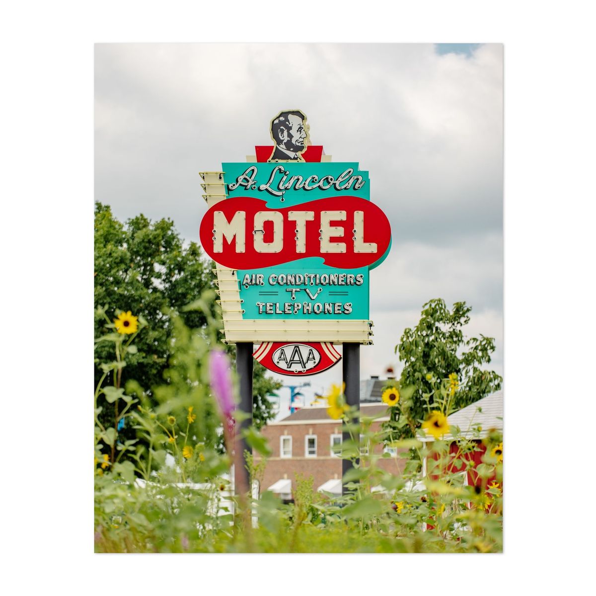 A. Lincoln Motel Sign – image 1 of 2