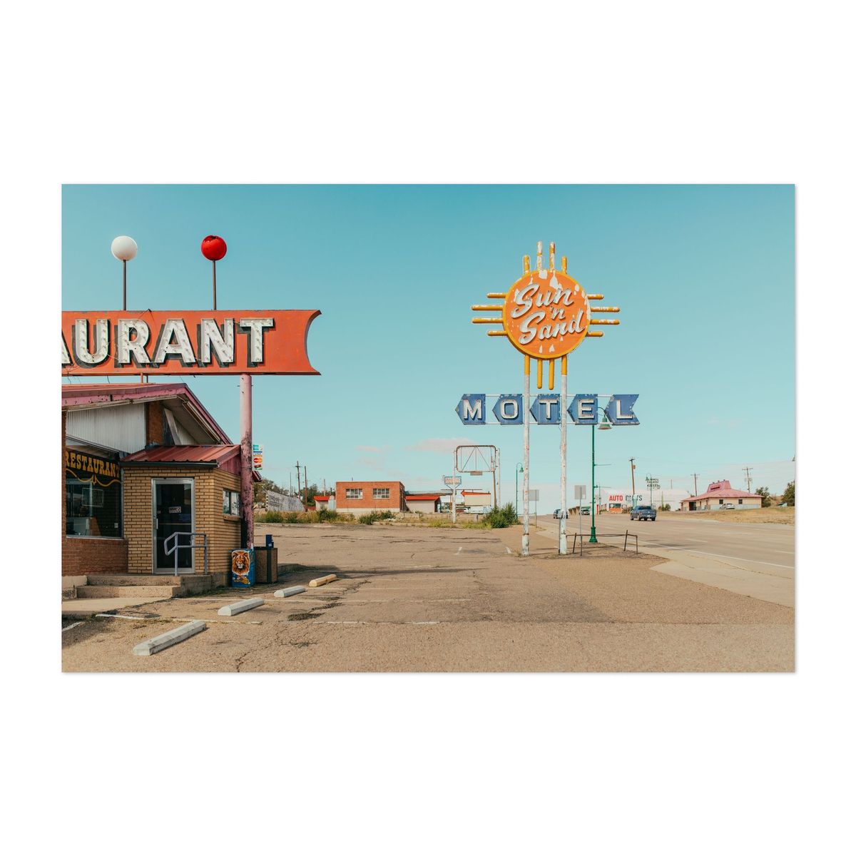 Sun 'n Sand Motel 02 – image 1 of 2