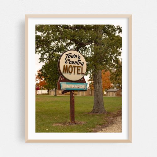 Town 'n Country Motel Sign