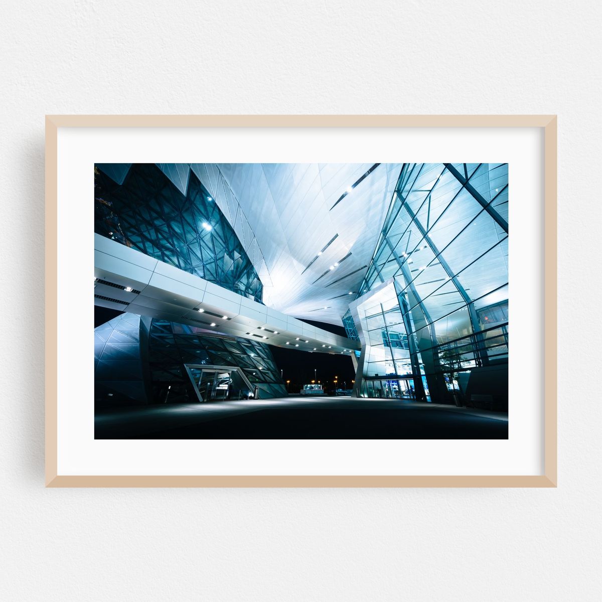 Exterior of BMW HQ 02 – image 1 of 6