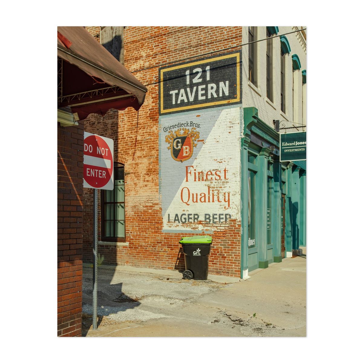 121 Tavern – image 1 of 2