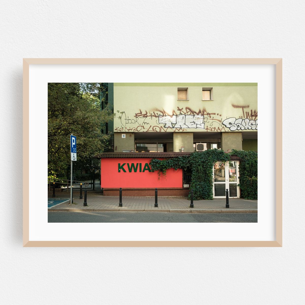 Kwia – image 1 of 6