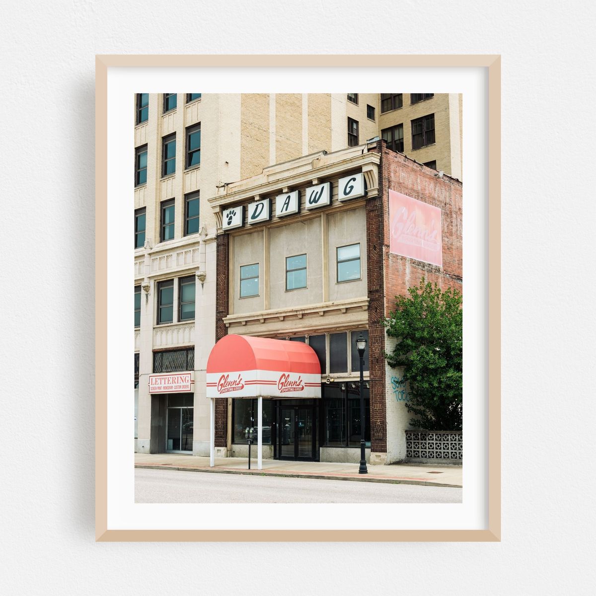 Glenn's Sporting Goods, Huntington – image 1 of 12