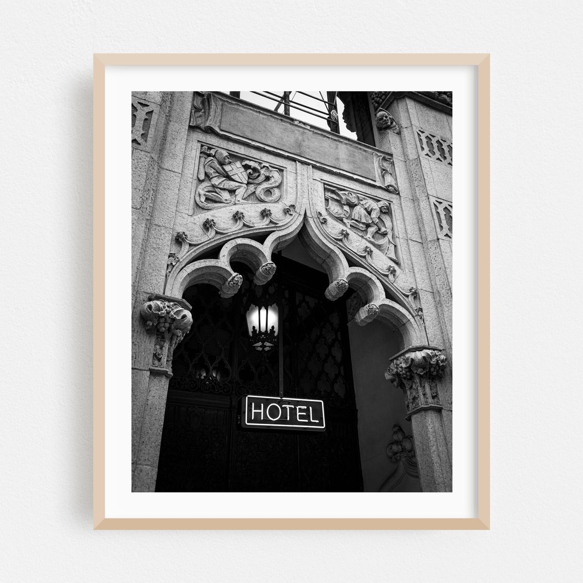 Hotel, Downtown Los Angeles – image 1 of 12