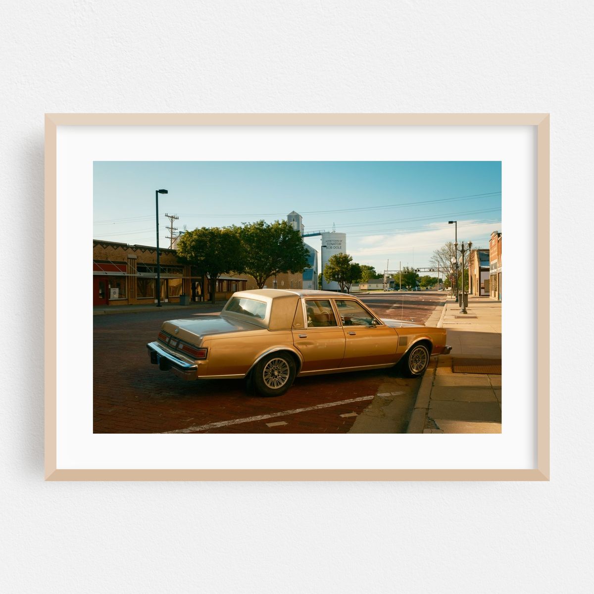 Vintage in Russel – image 1 of 6
