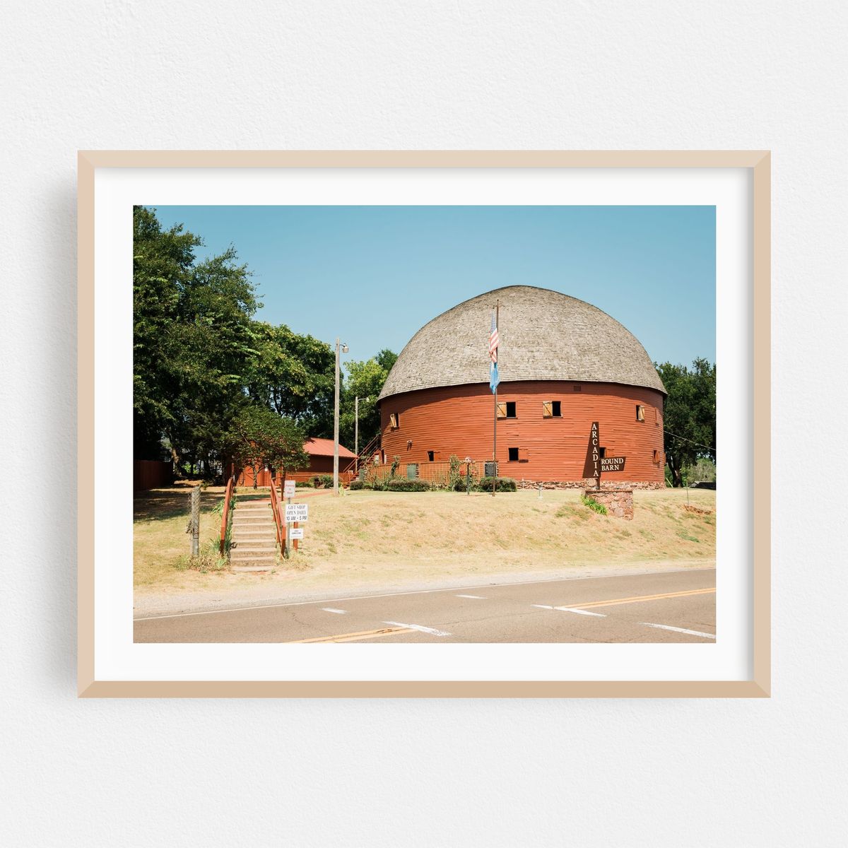 Arcadia Round Barn, Route 66 – image 1 of 3