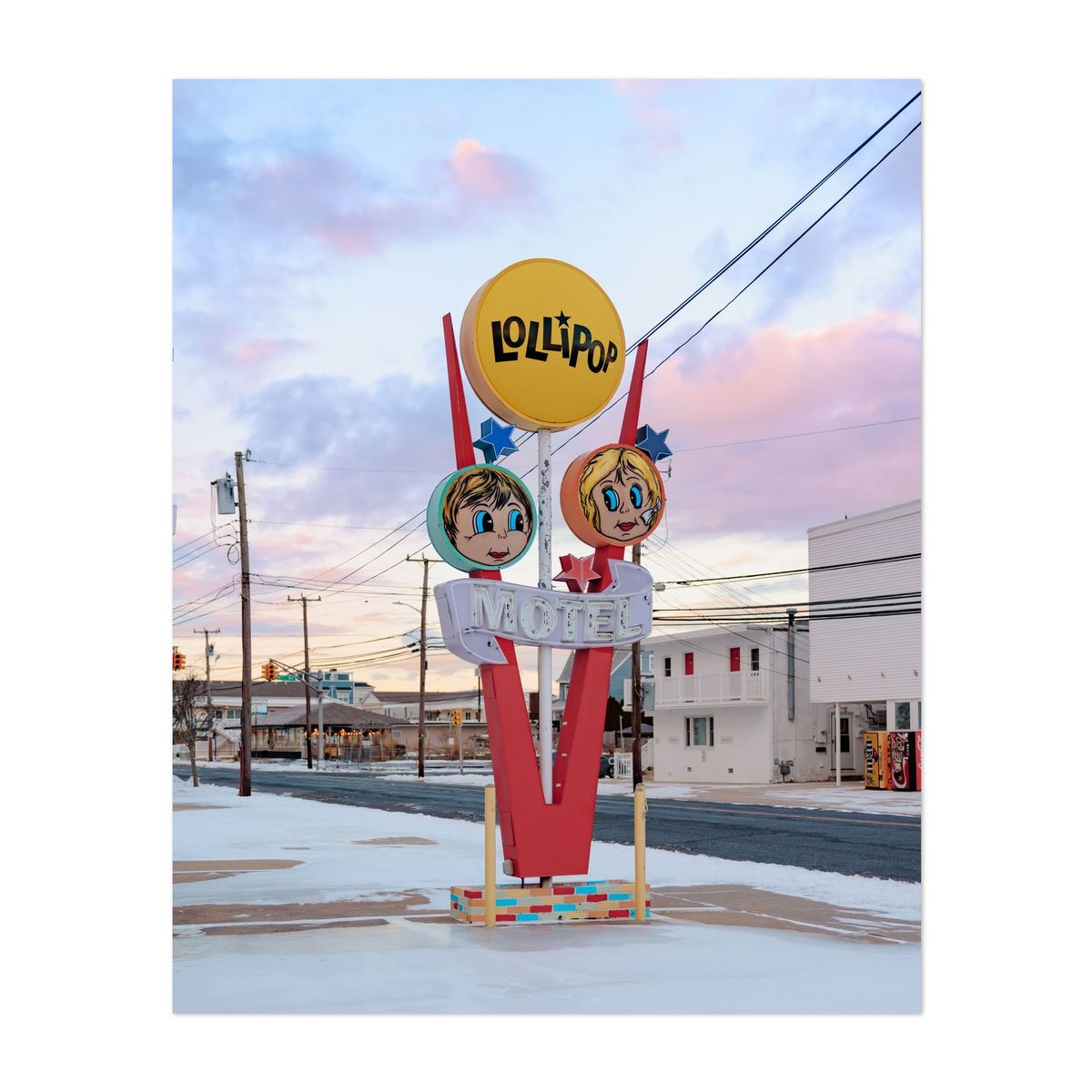 Lollipop Motel Sunrise in Winter 02 – image 1 of 2