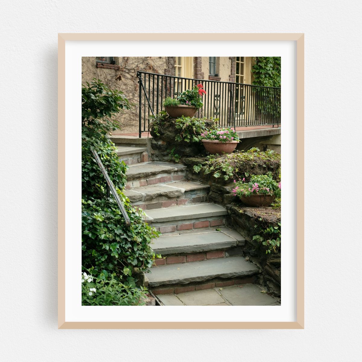 Villa Charlotte Brontë, The Bronx 02 – image 1 of 12