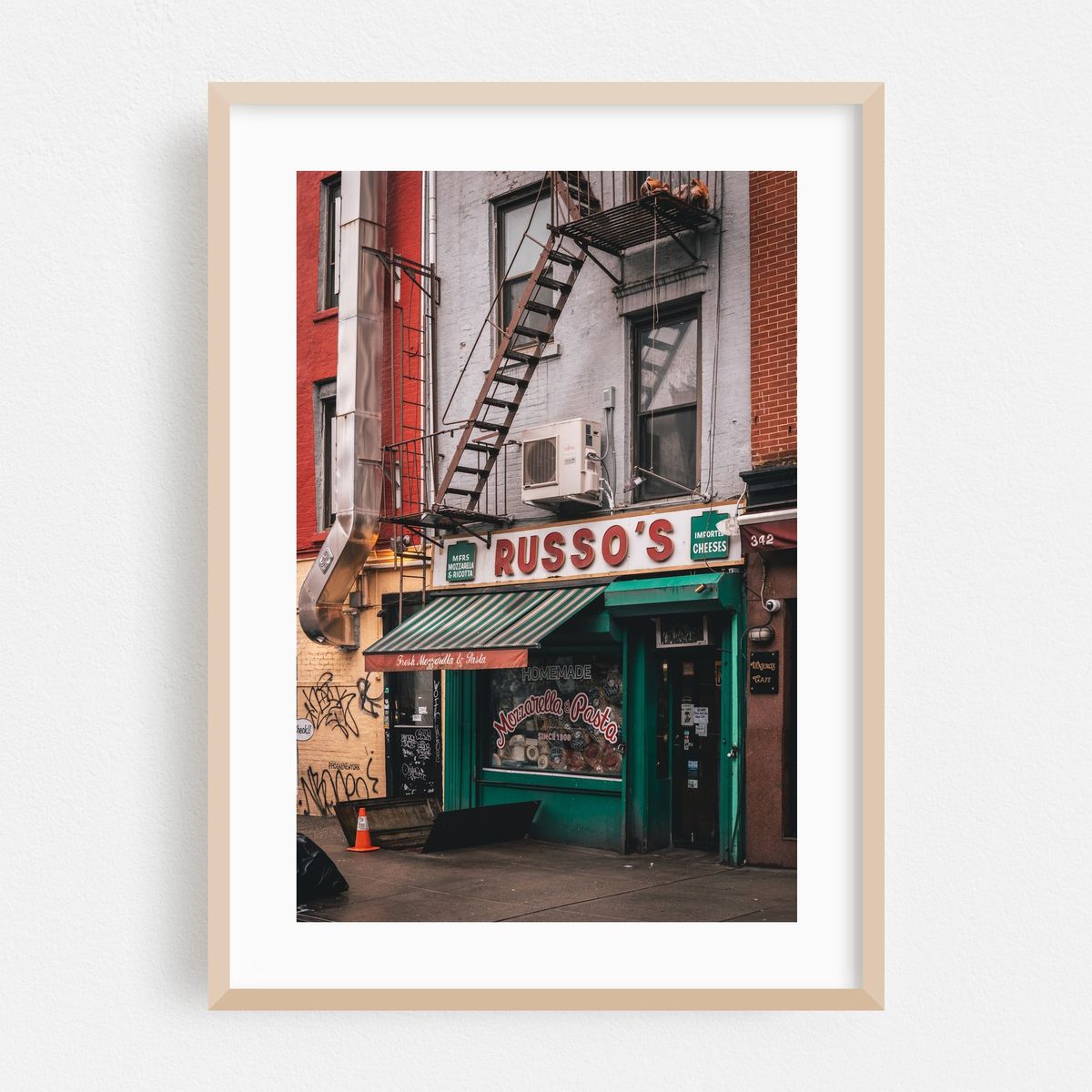 Russo's, East Village 02 – image 1 of 16