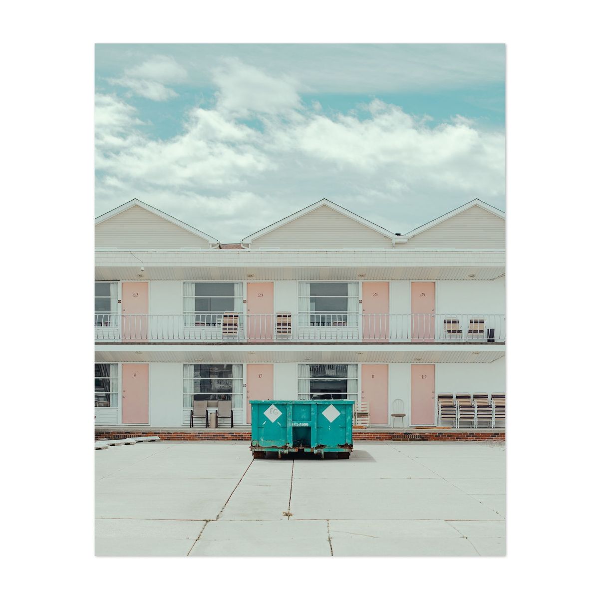 Wildwood Motel Facade 03 – image 1 of 2