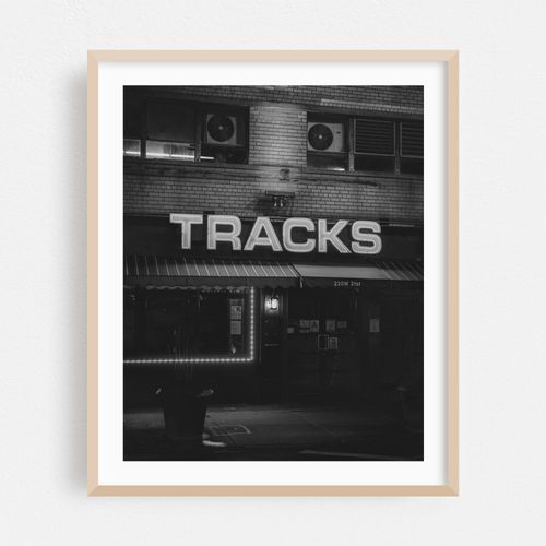 TRACKS B&W