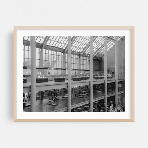 The Met B&W