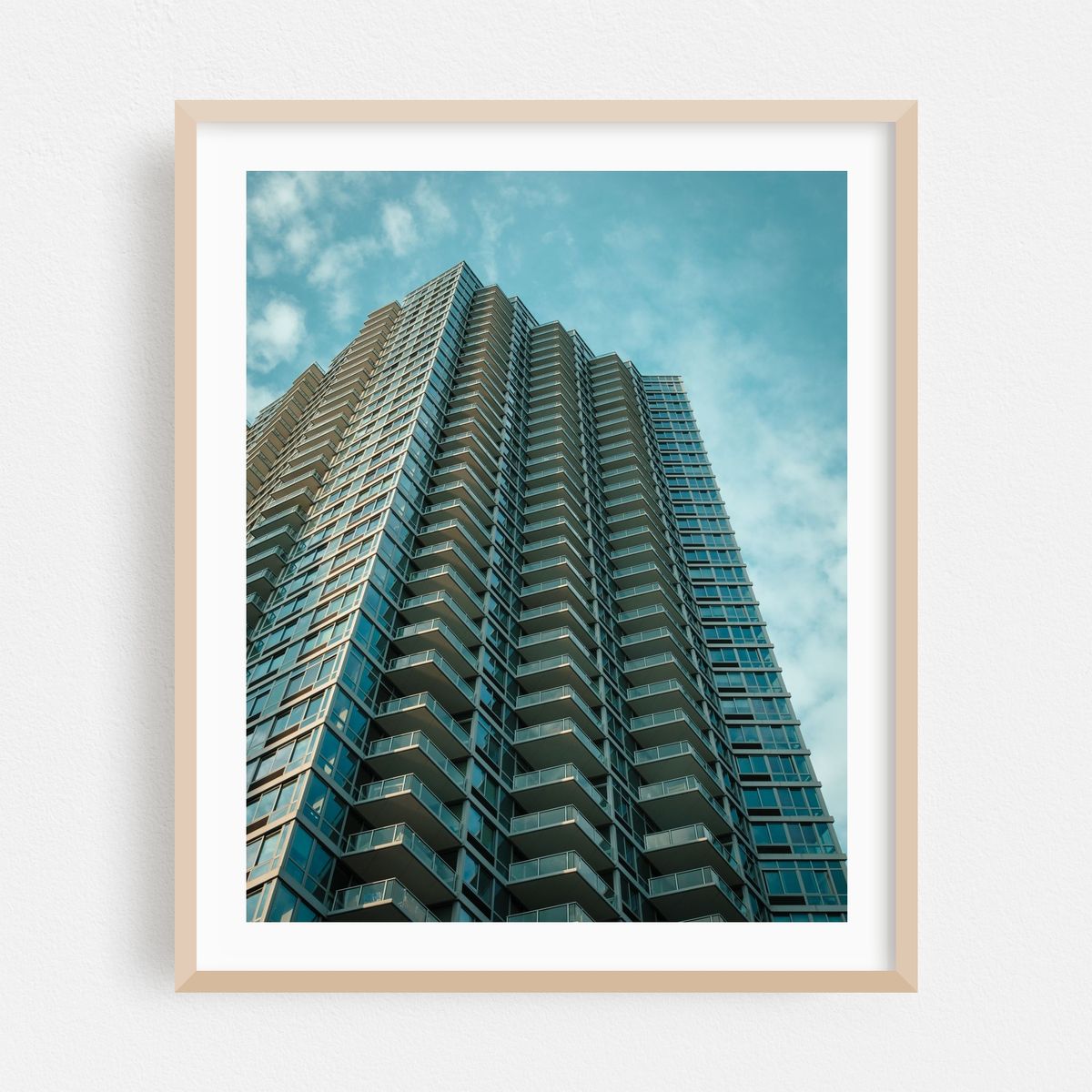 Modern LIC – image 1 of 12