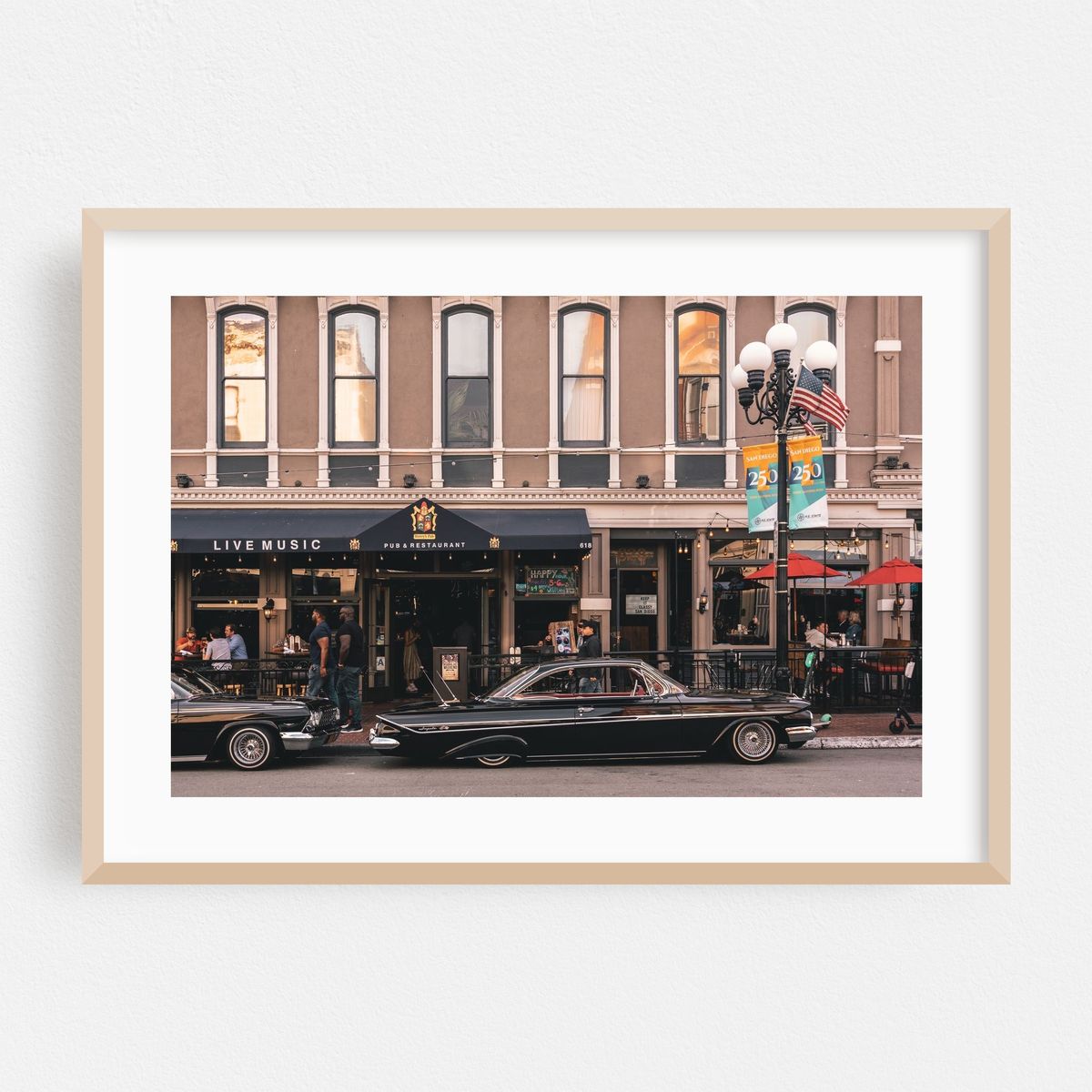 Impala in Gaslamp – image 1 of 6