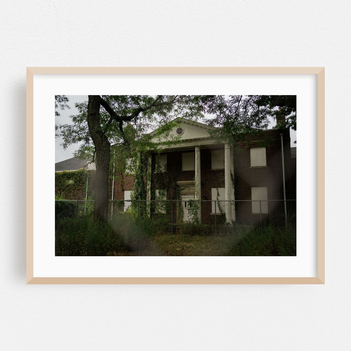 Abandoned on Governors Island 01 – image 1 of 6