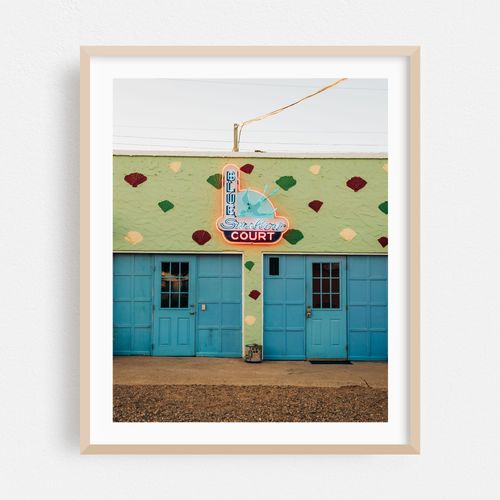 Blue Swallow Court, Route 66