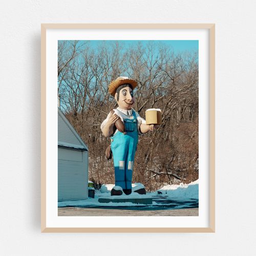 Giant Farmer Bob 01