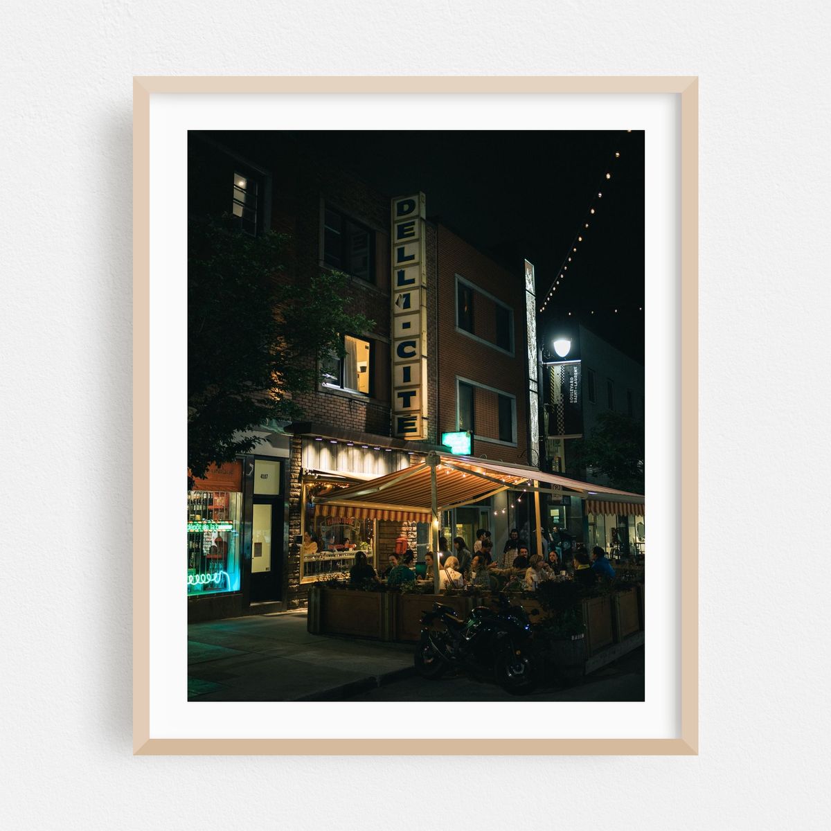 Evening Vibes in Montreal – image 1 of 12