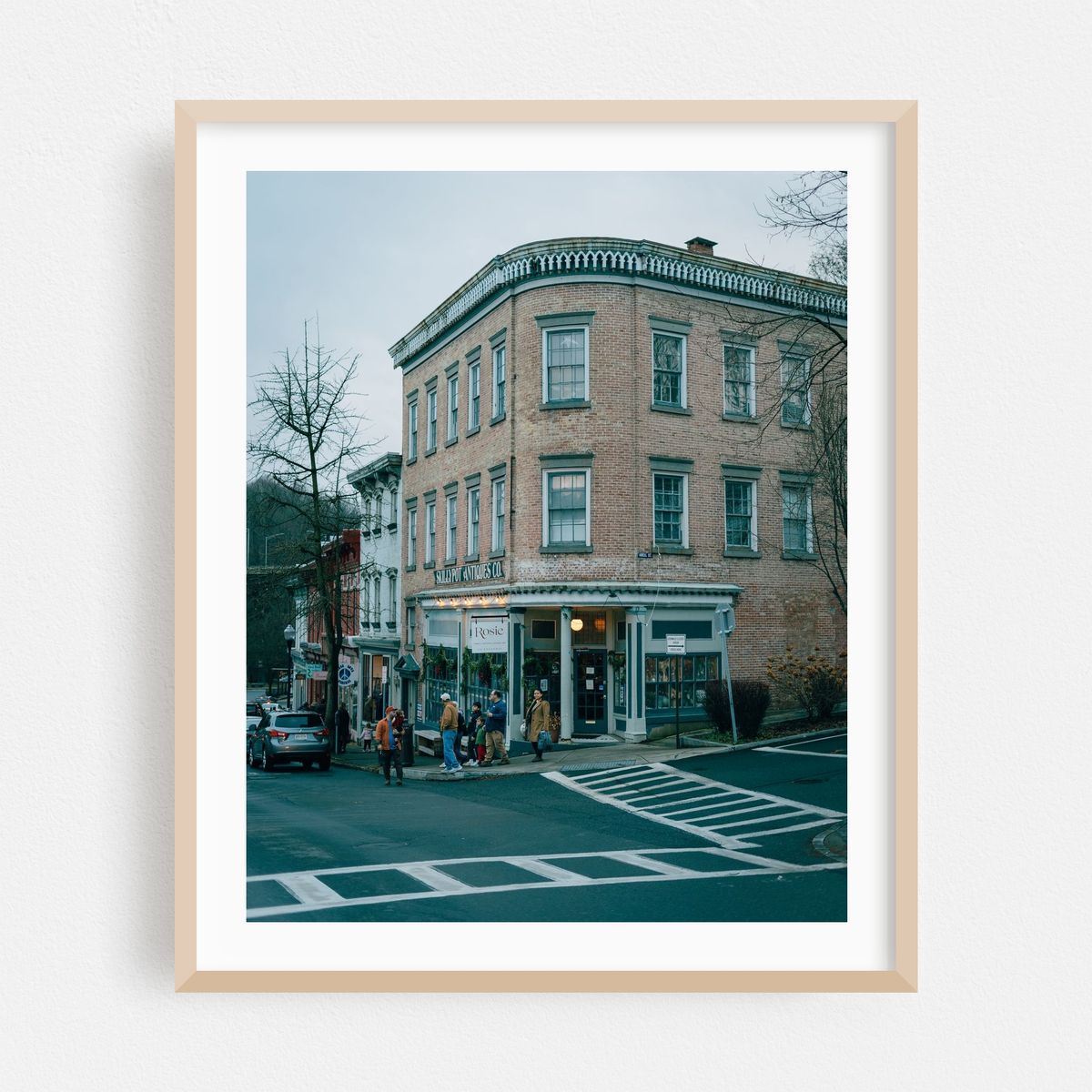 Broadway, Kingston – image 1 of 12