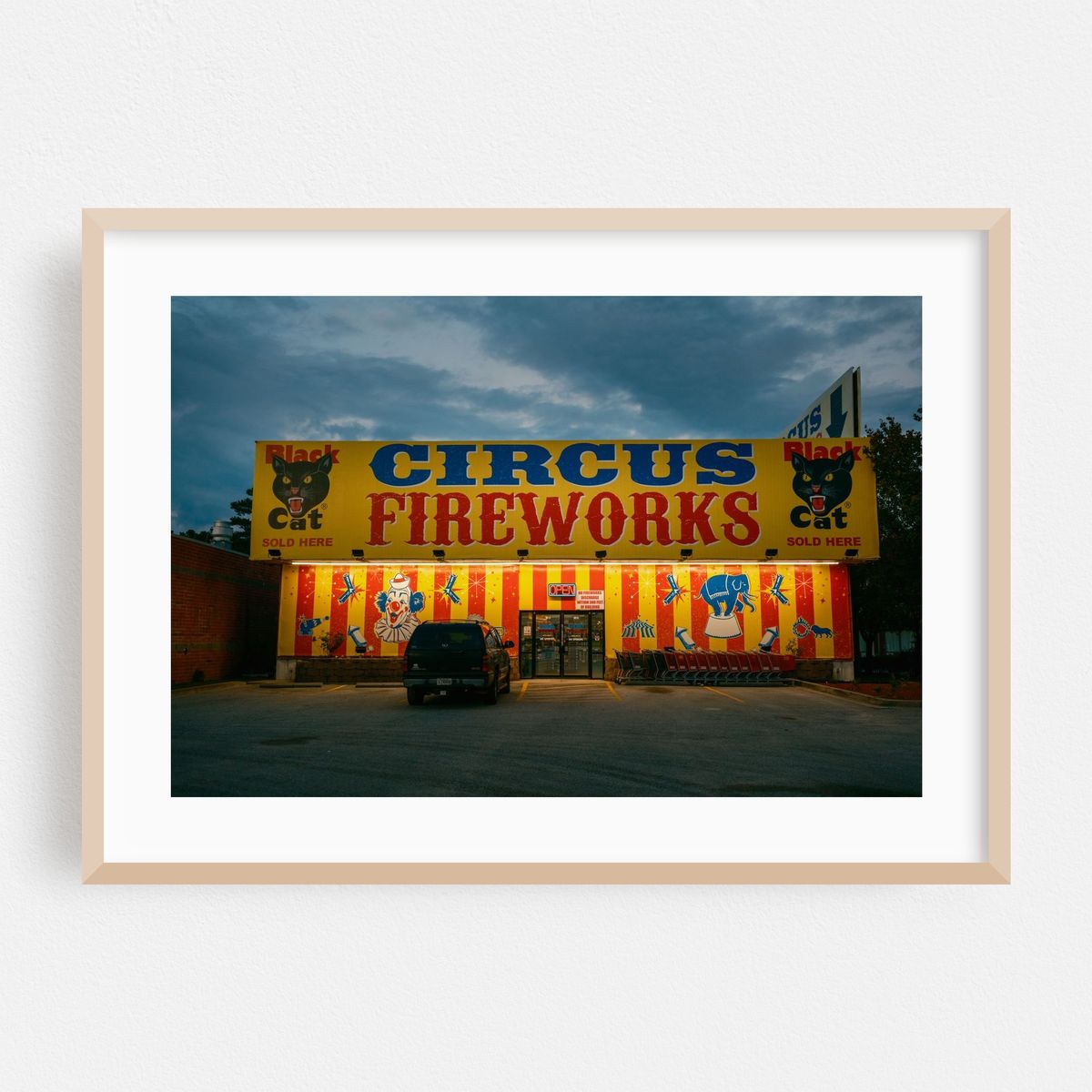 Circus Fireworks, Florence – image 1 of 6
