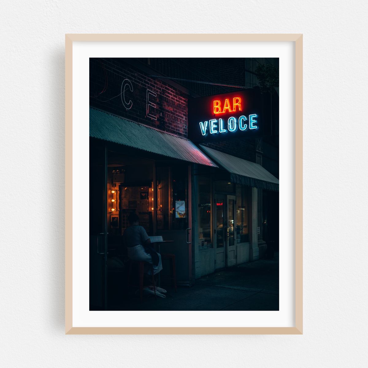 Bar Veloce Neon, Manhattan – image 1 of 3