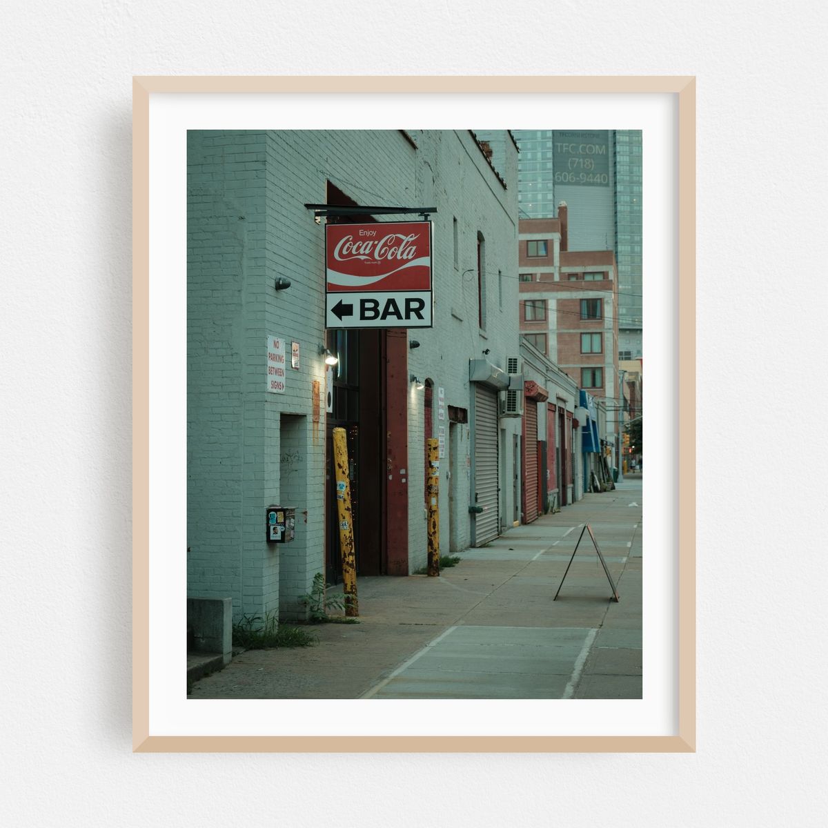 Bar, LIC 02 – image 1 of 12