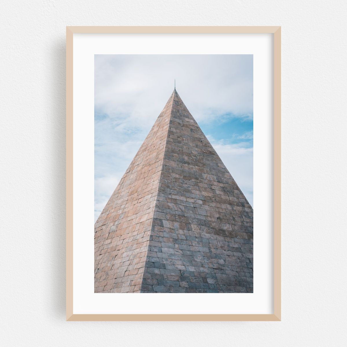 Piramide – image 1 of 16