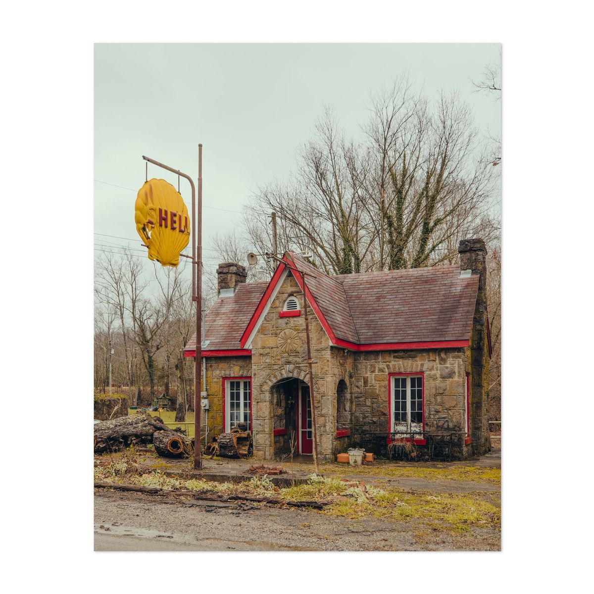 Abandoned Shell Station in Corinth – image 1 of 2