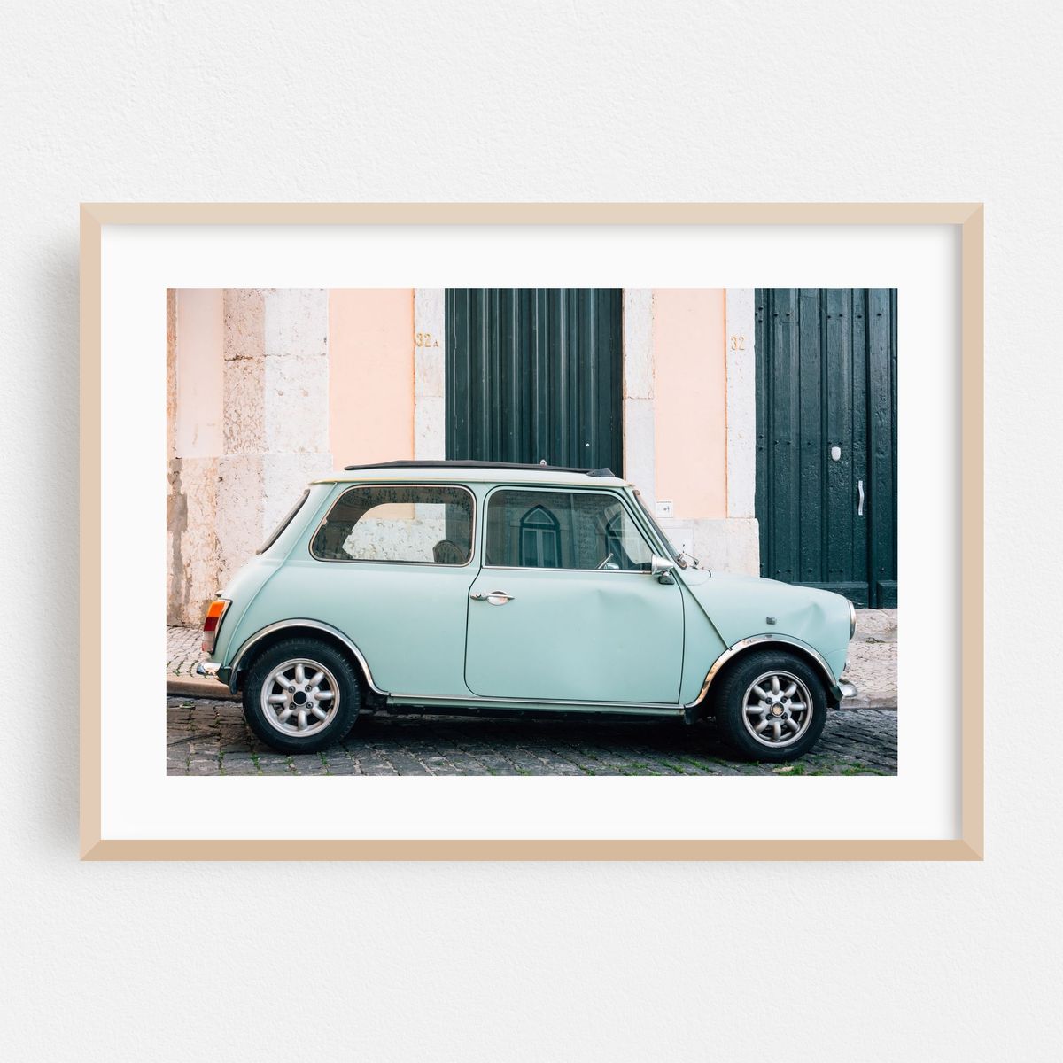 Old Car, Alfama – image 1 of 6
