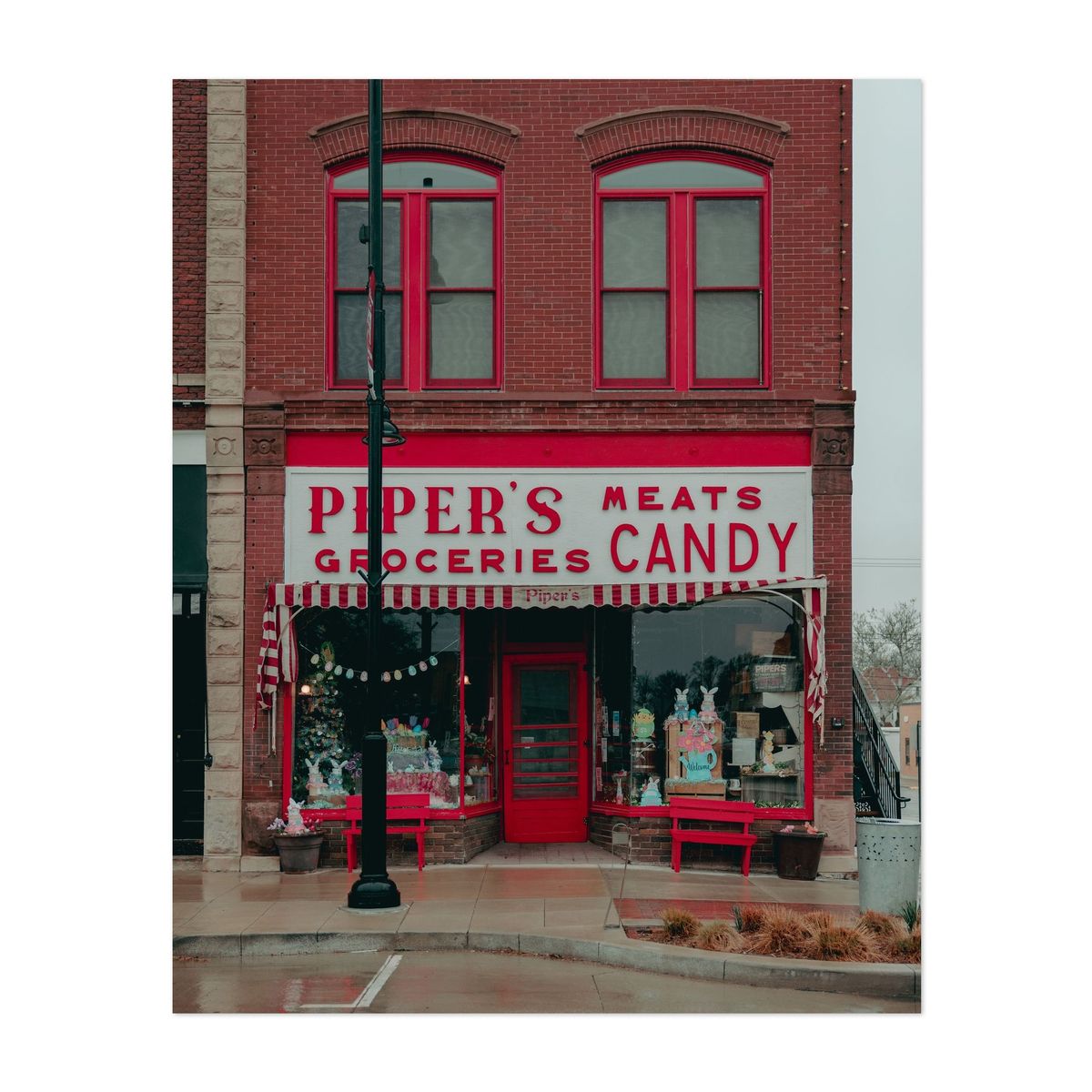 Piper's Groceries 02 – image 1 of 2