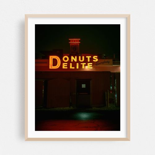 Donuts Delite Neon, Rochester