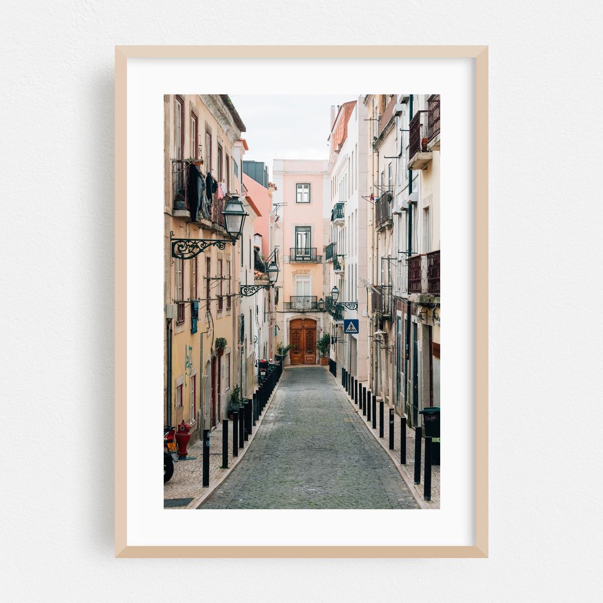 Narrow Bairro Alto – image 1 of 16
