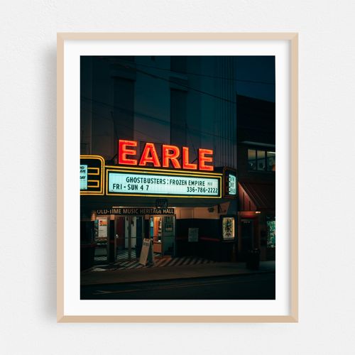 Earle Theatre, Mount Airy 01