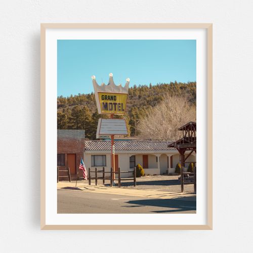 Grand Motel 01