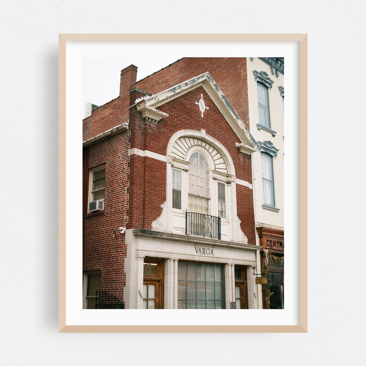 Varga, Catskill 02 – image 1 of 12