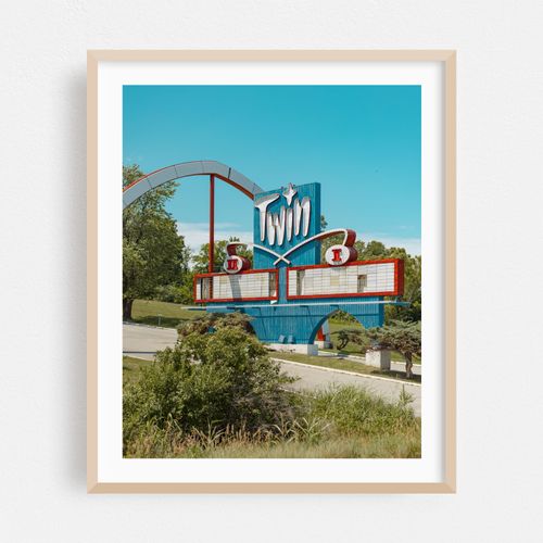 B&B Theatres Twin Drive-In 02
